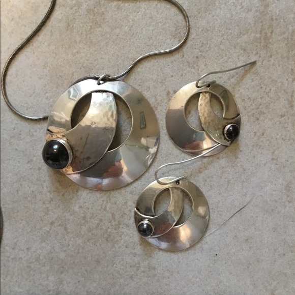 Sterling Silver & Hematite Pendant & Earrings - Picture 1 of 7